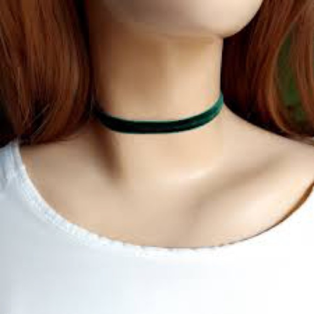 Elegant Green Velvet Choker Necklace